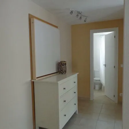 Apartamento Estudio Amplo Em Zona Muito Calma E Verdejante *